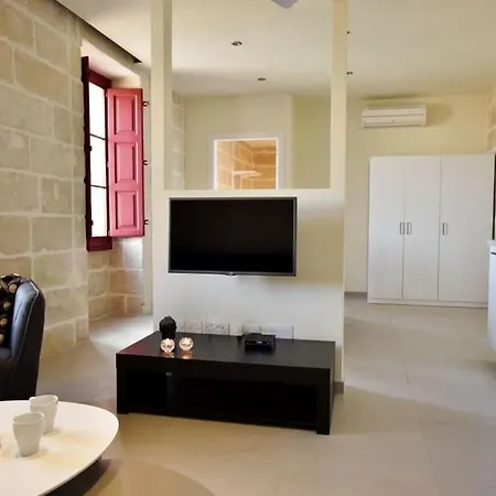 Lucky Star 403 By Vallettastay